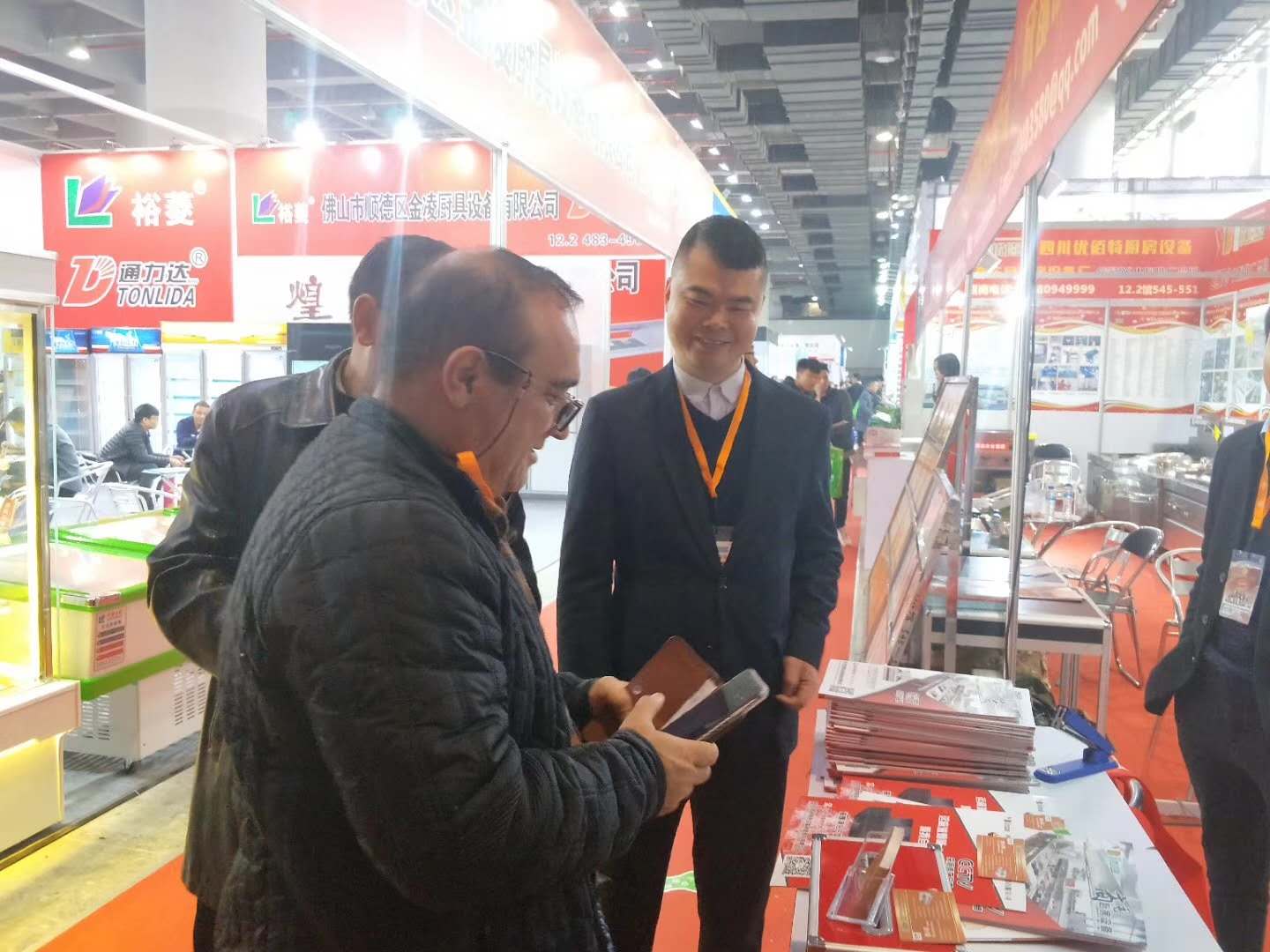 叼嘿软件大全25屆廣州酒店叼嘿软件下载大全設備中展叼嘿软件下载大全油煙淨化一體機照片3